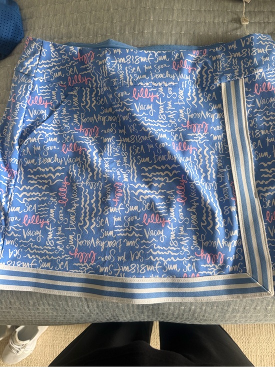 Lilly Pulitzer Dresses & Skirts - Lilly Pulitzer Light Blue Script Beach Print Skort with Pink Accents